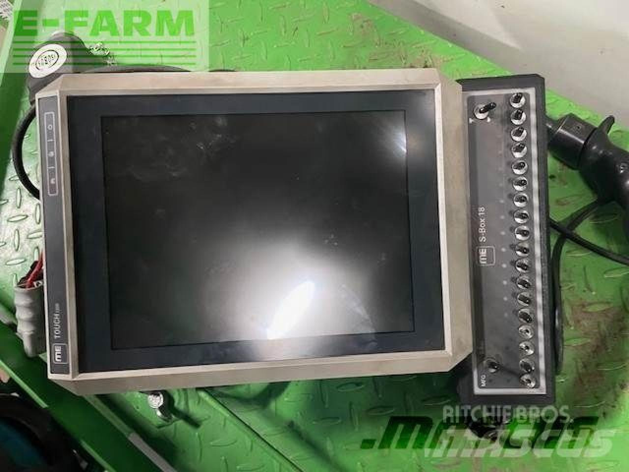 Pulvérisateur traîné CHD f7039 39m 7000l veldspuit: photos 17 Pulvérisateur traîné CHD f7039 39m 7000l veldspuit: photos 17