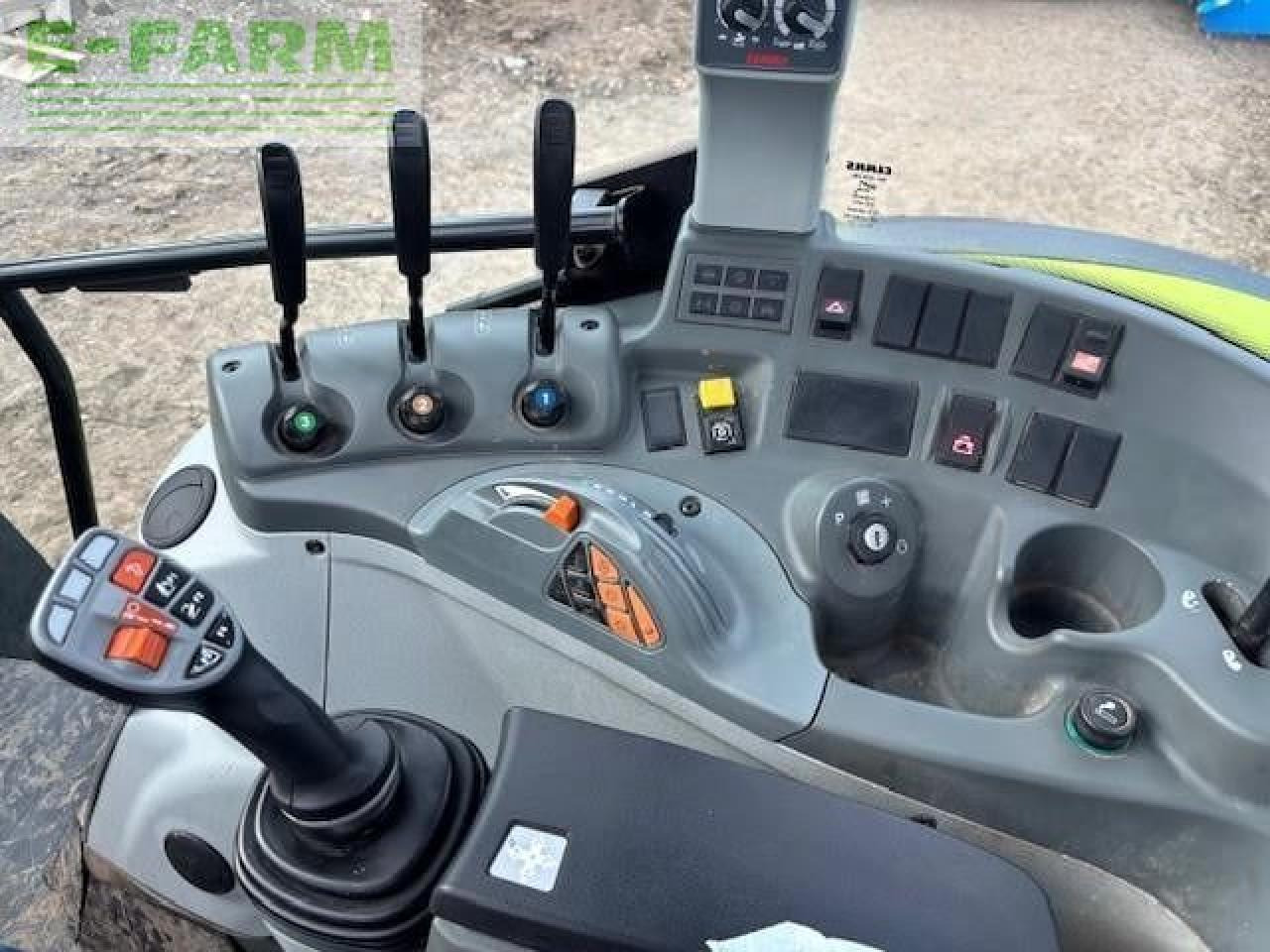 CLAAS ARION 430 - Tracteur agricole: photos 5 CLAAS ARION 430 - Tracteur agricole: photos 5