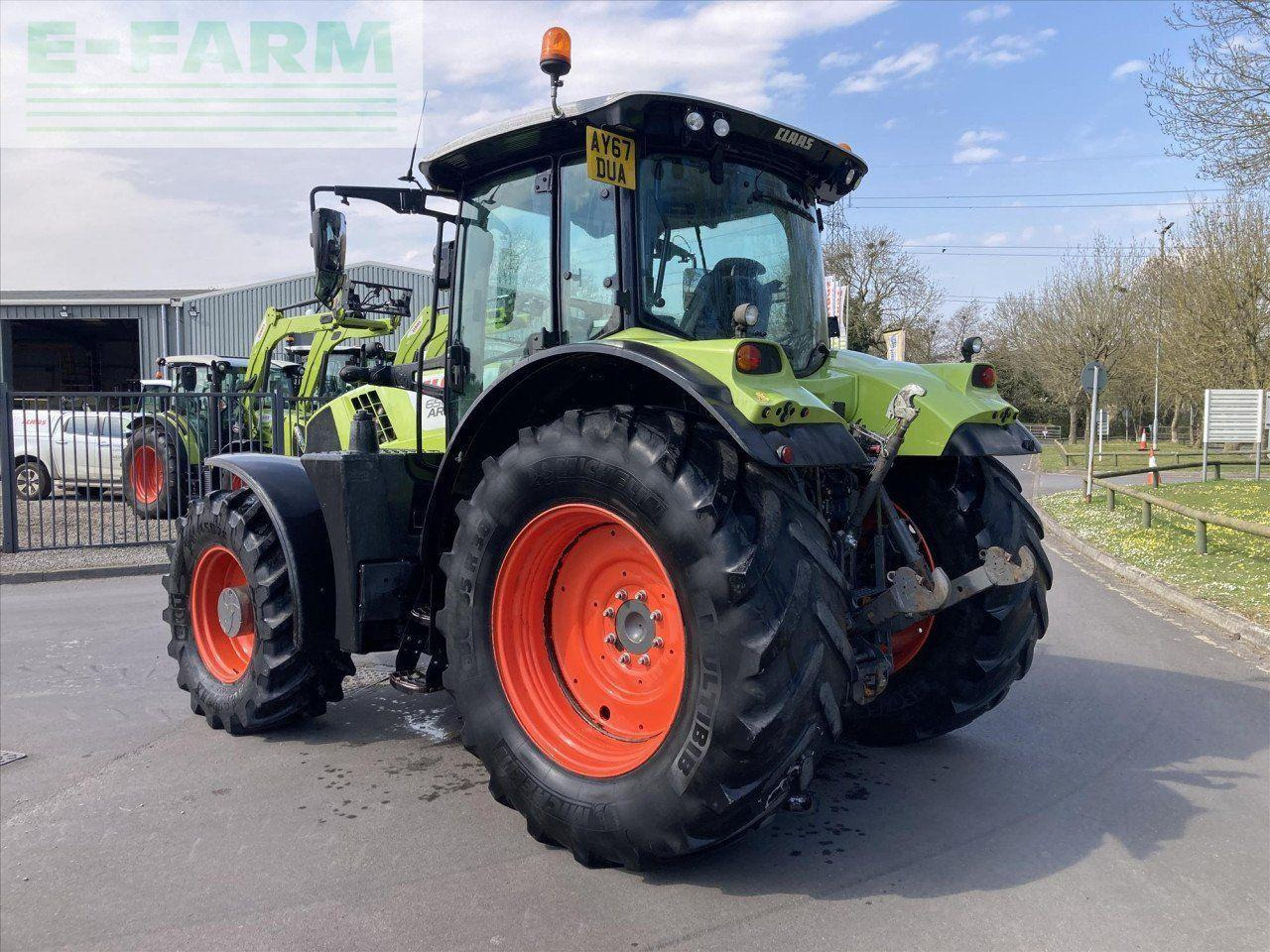 CLAAS ARION 650 T4I CIS 50K CIS - Tracteur agricole: photos 3 CLAAS ARION 650 T4I CIS 50K CIS - Tracteur agricole: photos 3