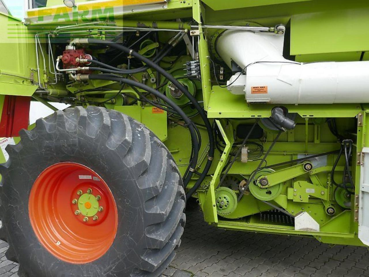 CLAAS Dominator 208 Mega - Moissonneuse-batteuse: photos 5 CLAAS Dominator 208 Mega - Moissonneuse-batteuse: photos 5