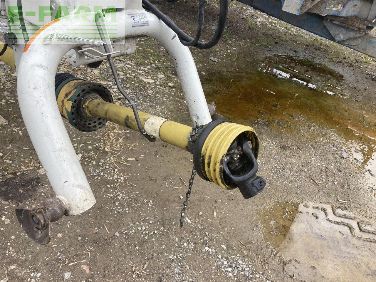 CLAAS LINER 3600 HH - Faneuse: photos 3 CLAAS LINER 3600 HH - Faneuse: photos 3