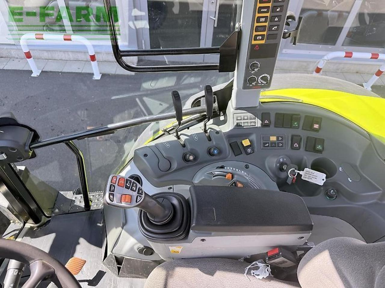 CLAAS arion 440 cis a53 fl 120 CIS - Tracteur agricole: photos 5 CLAAS arion 440 cis a53 fl 120 CIS - Tracteur agricole: photos 5