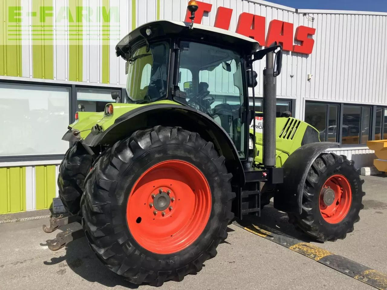 CLAAS arion 630 t4i cis CIS - Tracteur agricole: photos 2 CLAAS arion 630 t4i cis CIS - Tracteur agricole: photos 2