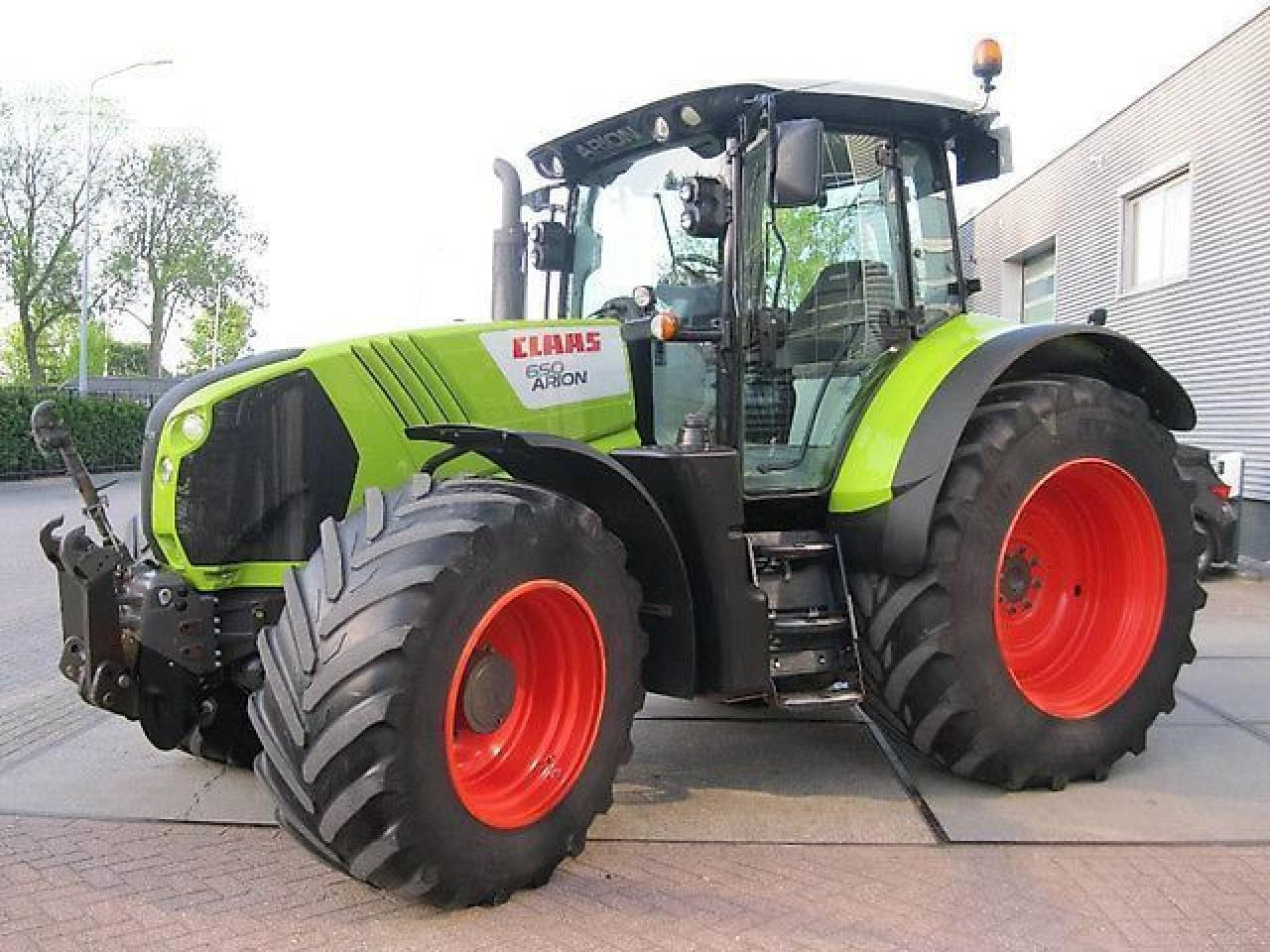 CLAAS arion 650 cis CIS - Tracteur agricole: photos 1 CLAAS arion 650 cis CIS - Tracteur agricole: photos 1