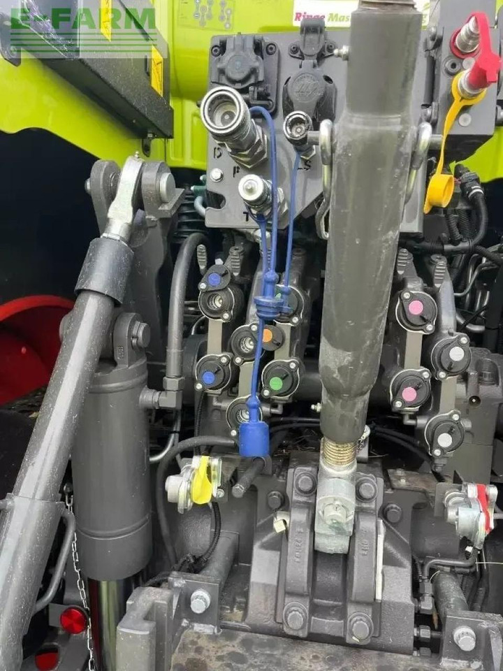 Tracteur agricole CLAAS axio 960: photos 12 Tracteur agricole CLAAS axio 960: photos 12