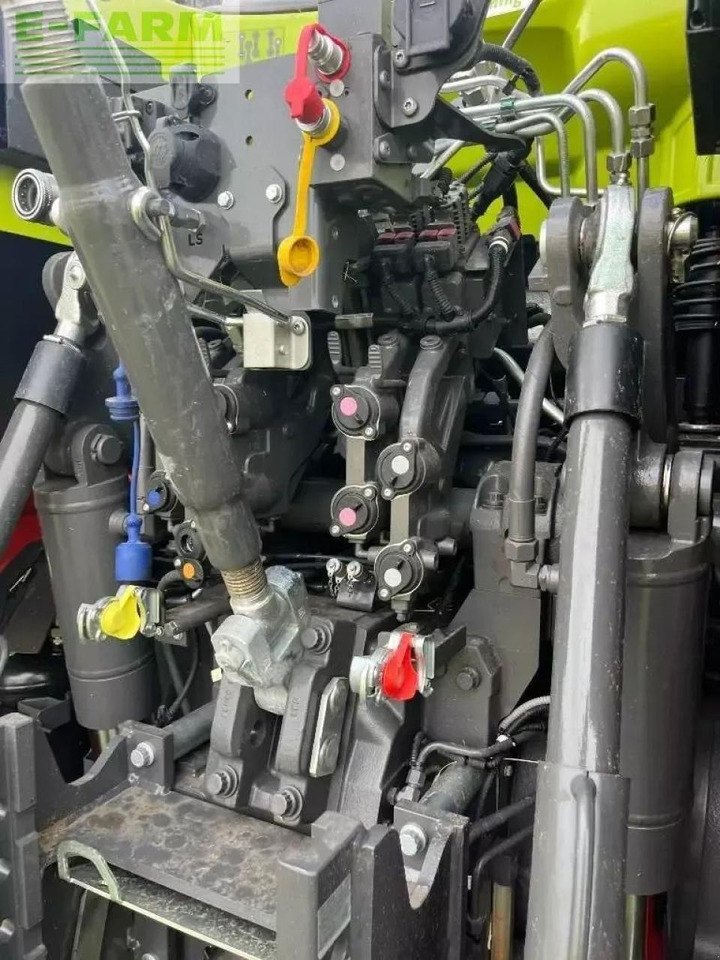 Tracteur agricole CLAAS axio 960: photos 11 Tracteur agricole CLAAS axio 960: photos 11