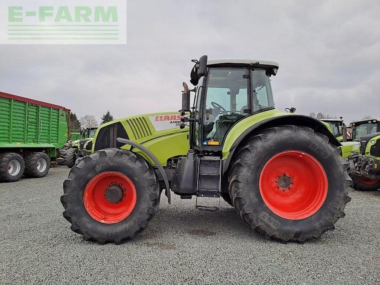 CLAAS axion 820 c-matic CMATIC - Tracteur agricole: photos 2 CLAAS axion 820 c-matic CMATIC - Tracteur agricole: photos 2