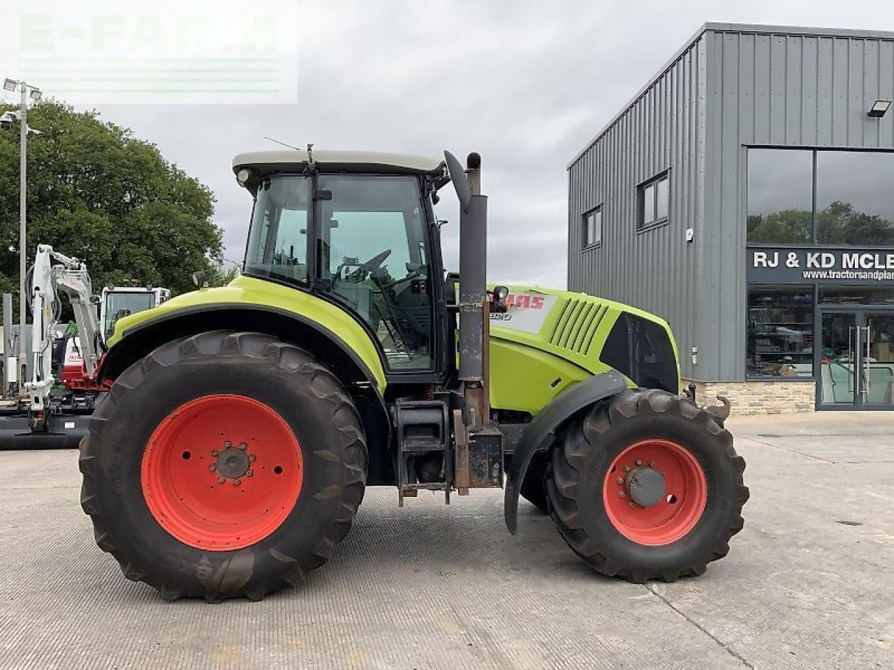 CLAAS axion 820 digger (st20874) - Tracteur agricole: photos 1 CLAAS axion 820 digger (st20874) - Tracteur agricole: photos 1