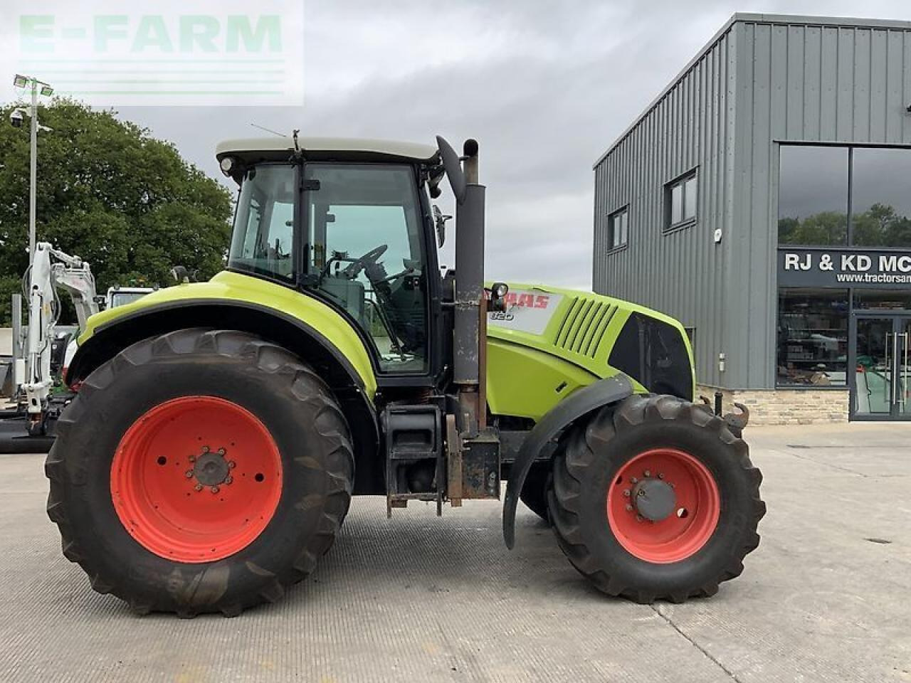 CLAAS axion 820 digger (st20874) - Tracteur agricole: photos 1 CLAAS axion 820 digger (st20874) - Tracteur agricole: photos 1