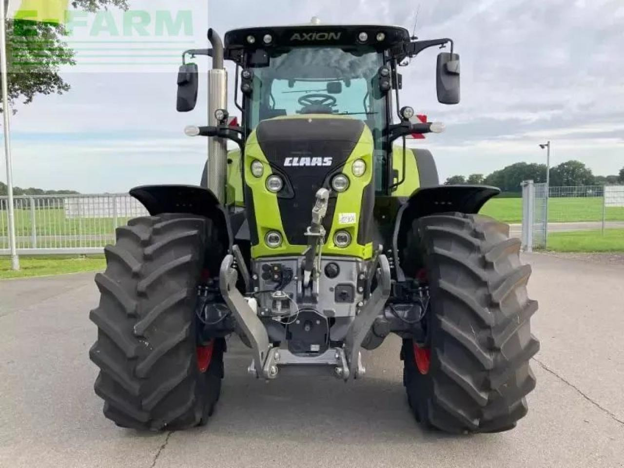 CLAAS axion 830 cmatic cebis CMATIC CEBIS - Tracteur agricole: photos 2 CLAAS axion 830 cmatic cebis CMATIC CEBIS - Tracteur agricole: photos 2