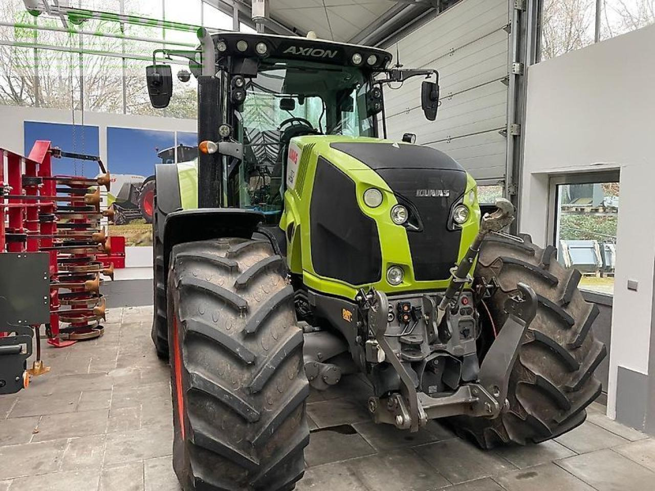 CLAAS axion 870 c-matic CMATIC - Tracteur agricole: photos 1 CLAAS axion 870 c-matic CMATIC - Tracteur agricole: photos 1