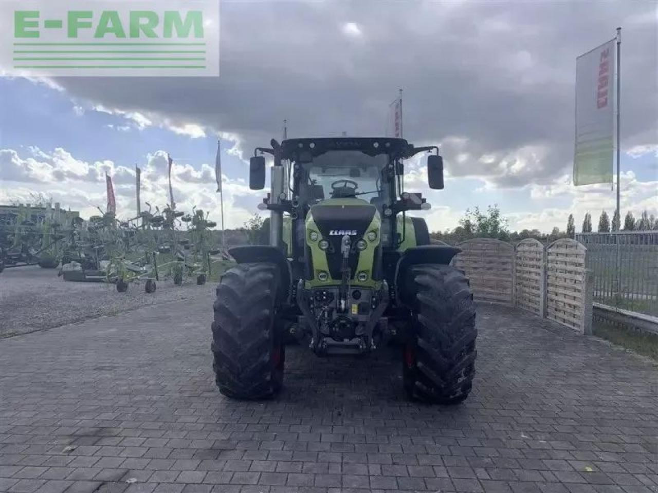 CLAAS axion 870 cmatic cebis CMATIC CEBIS - Tracteur agricole: photos 2 CLAAS axion 870 cmatic cebis CMATIC CEBIS - Tracteur agricole: photos 2
