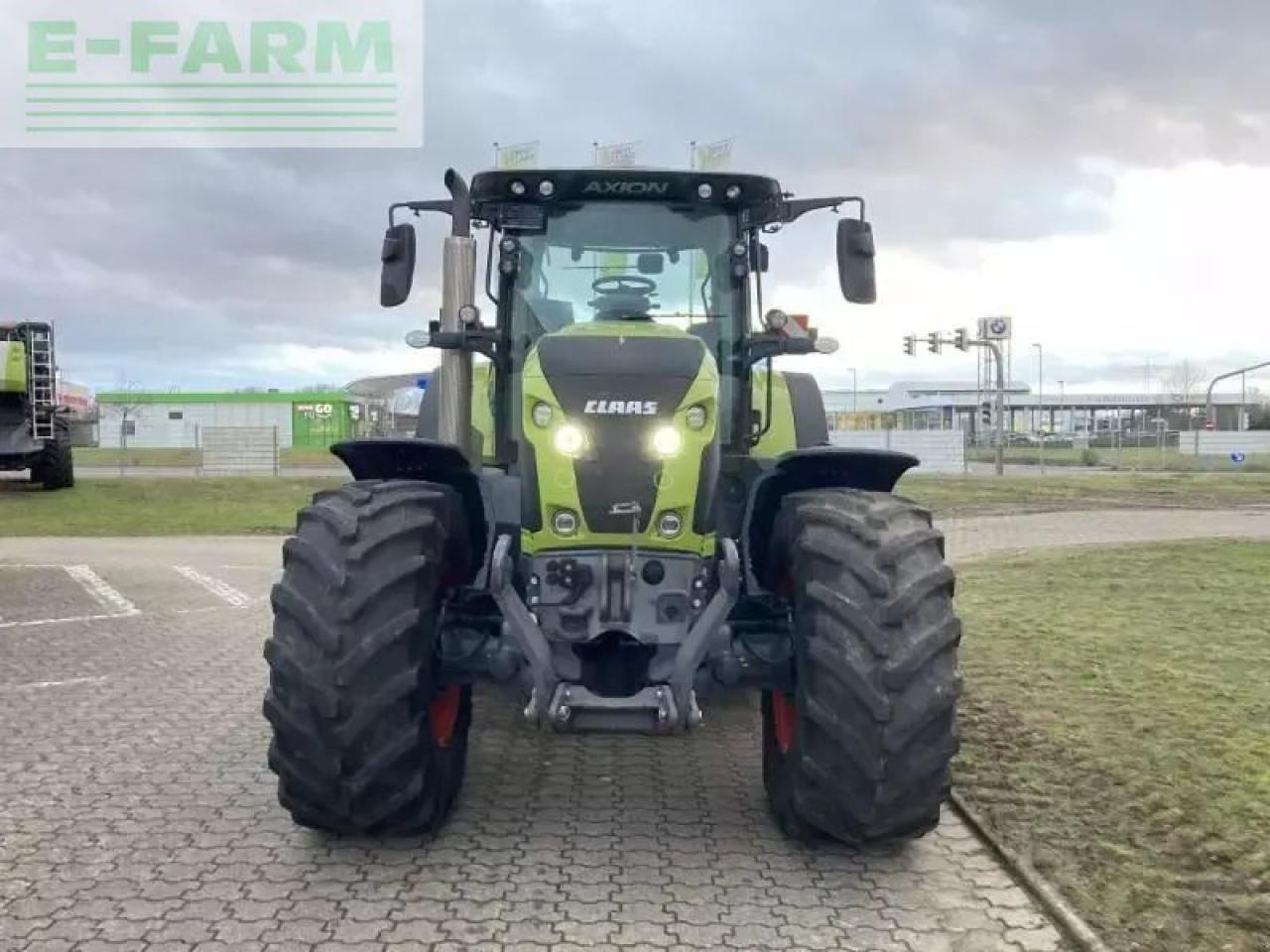CLAAS axion 870 cmatic cebis CMATIC CEBIS - Tracteur agricole: photos 2 CLAAS axion 870 cmatic cebis CMATIC CEBIS - Tracteur agricole: photos 2