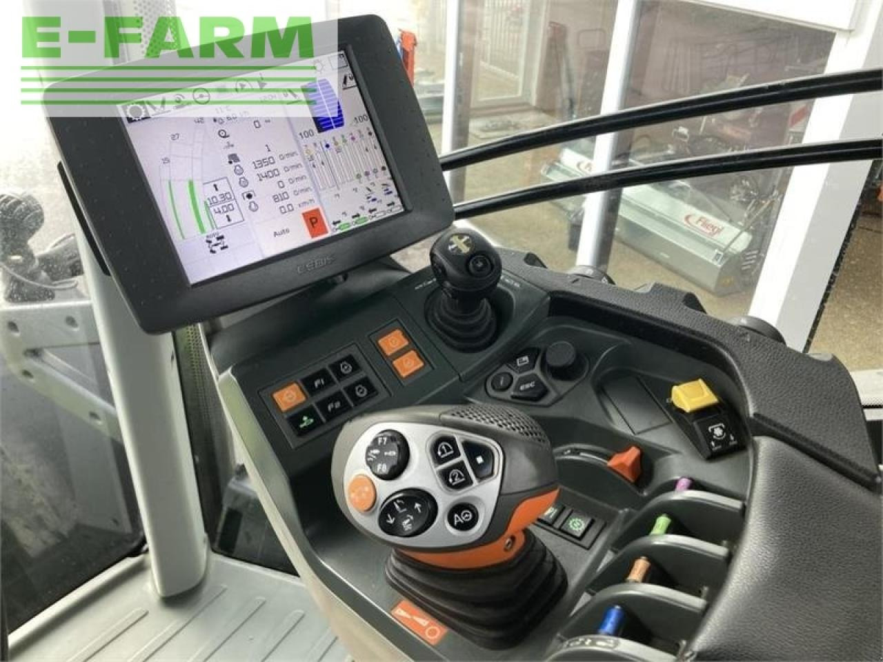 CLAAS axion 950 cmatic cebis CMATIC CEBIS - Tracteur agricole: photos 4 CLAAS axion 950 cmatic cebis CMATIC CEBIS - Tracteur agricole: photos 4