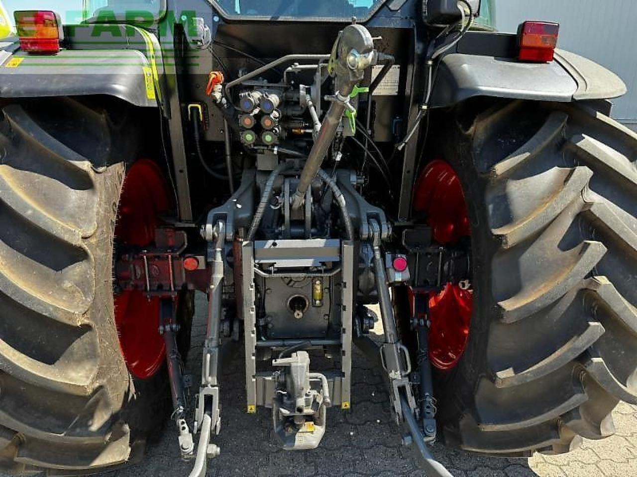 CLAAS axos 240 stage v - Tracteur agricole: photos 5 CLAAS axos 240 stage v - Tracteur agricole: photos 5