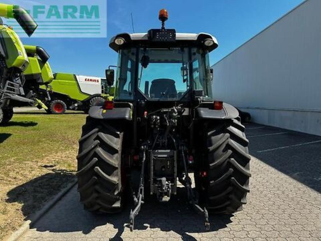 CLAAS axos 240 stage v - Tracteur agricole: photos 4 CLAAS axos 240 stage v - Tracteur agricole: photos 4