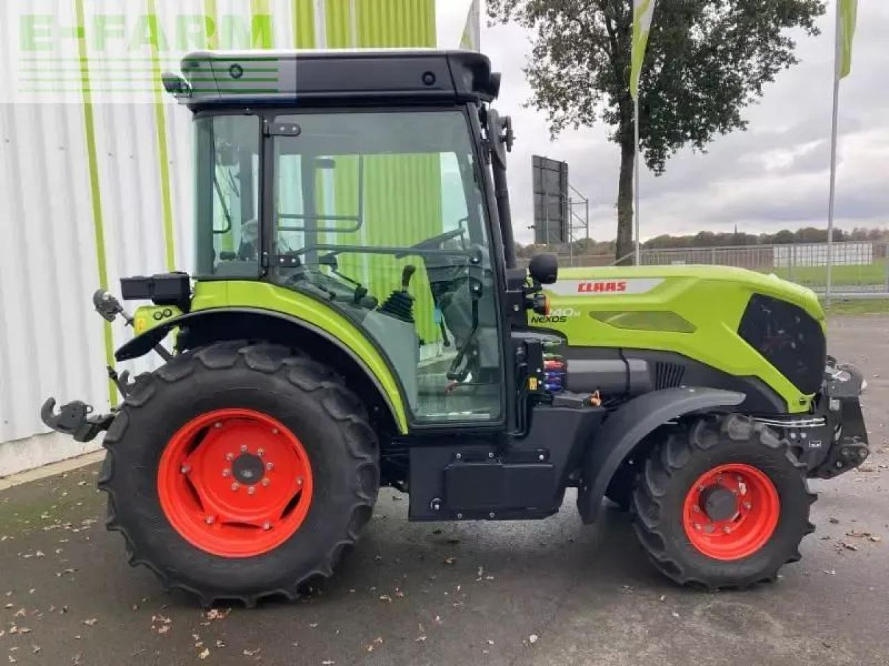 CLAAS claas nexos 240 m - Tracteur agricole: photos 4 CLAAS claas nexos 240 m - Tracteur agricole: photos 4