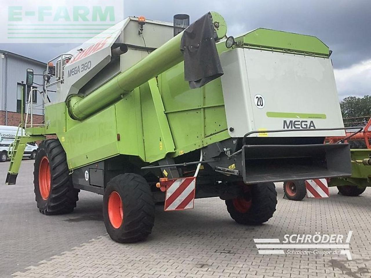CLAAS dominator 360 mega + c 600 schneidwerk - Moissonneuse-batteuse: photos 3 CLAAS dominator 360 mega + c 600 schneidwerk - Moissonneuse-batteuse: photos 3