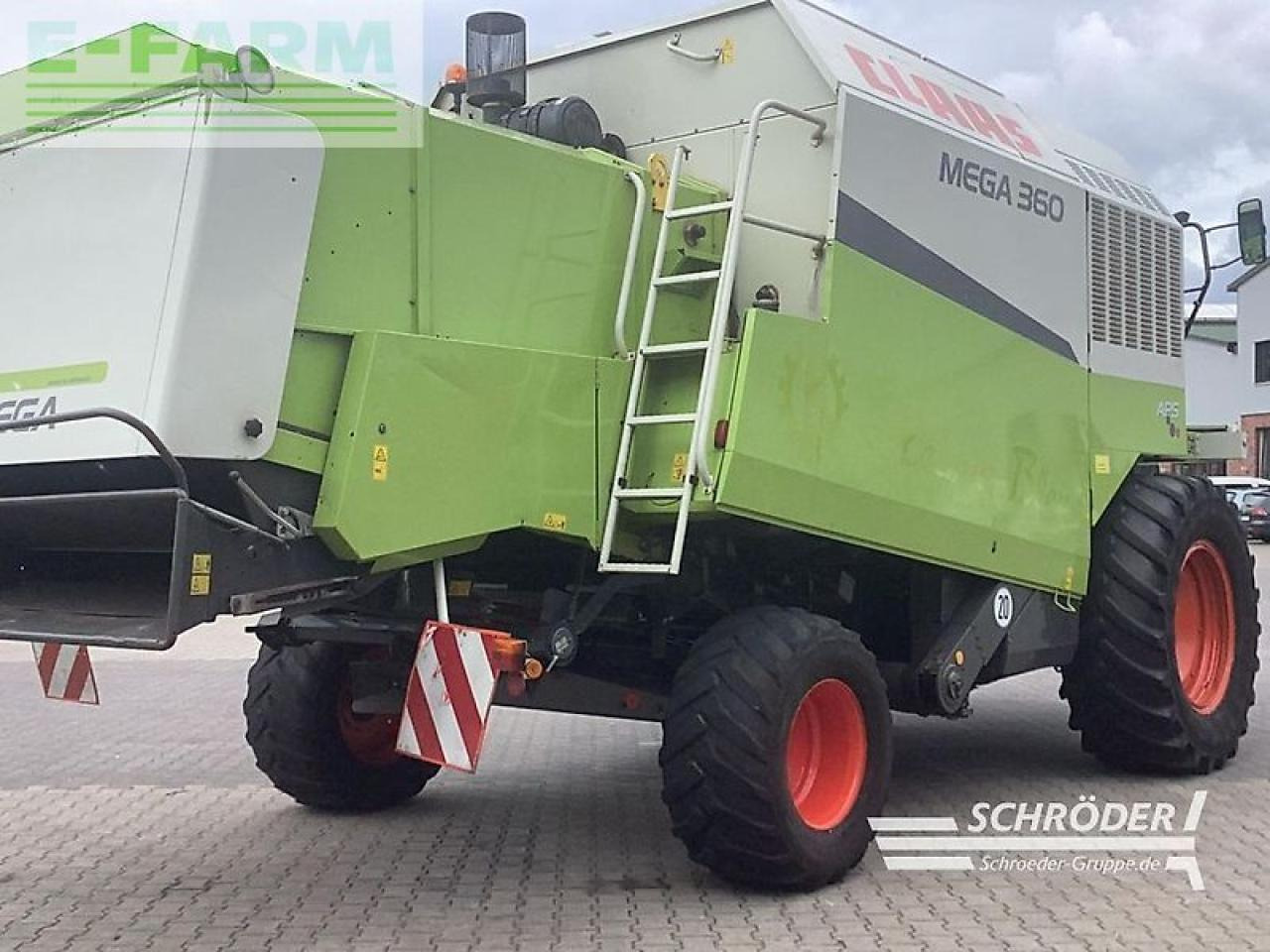 CLAAS dominator 360 mega + c 600 schneidwerk - Moissonneuse-batteuse: photos 4 CLAAS dominator 360 mega + c 600 schneidwerk - Moissonneuse-batteuse: photos 4