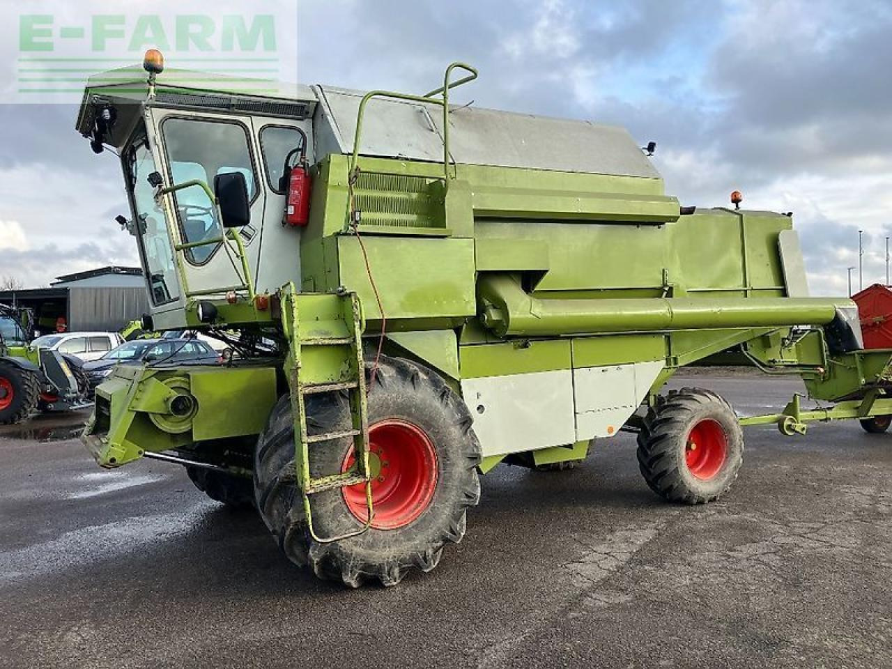 CLAAS dominator 96 - Moissonneuse-batteuse: photos 1 CLAAS dominator 96 - Moissonneuse-batteuse: photos 1