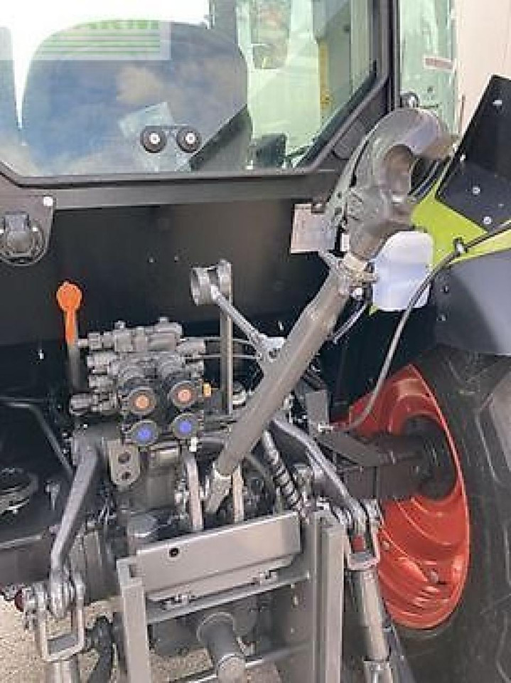 CLAAS elios 210 - Tracteur agricole: photos 4 CLAAS elios 210 - Tracteur agricole: photos 4