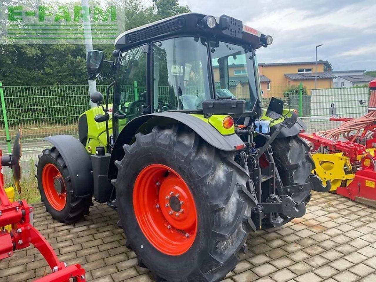 CLAAS elios 210 kabine advanced - Tracteur agricole: photos 2 CLAAS elios 210 kabine advanced - Tracteur agricole: photos 2