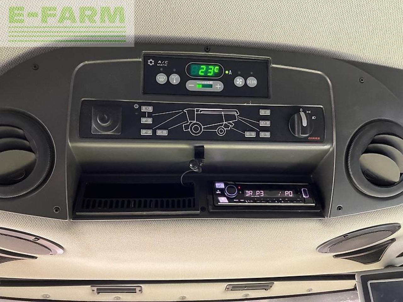 CLAAS lexion 6900 4 wd - Moissonneuse-batteuse: photos 3 CLAAS lexion 6900 4 wd - Moissonneuse-batteuse: photos 3