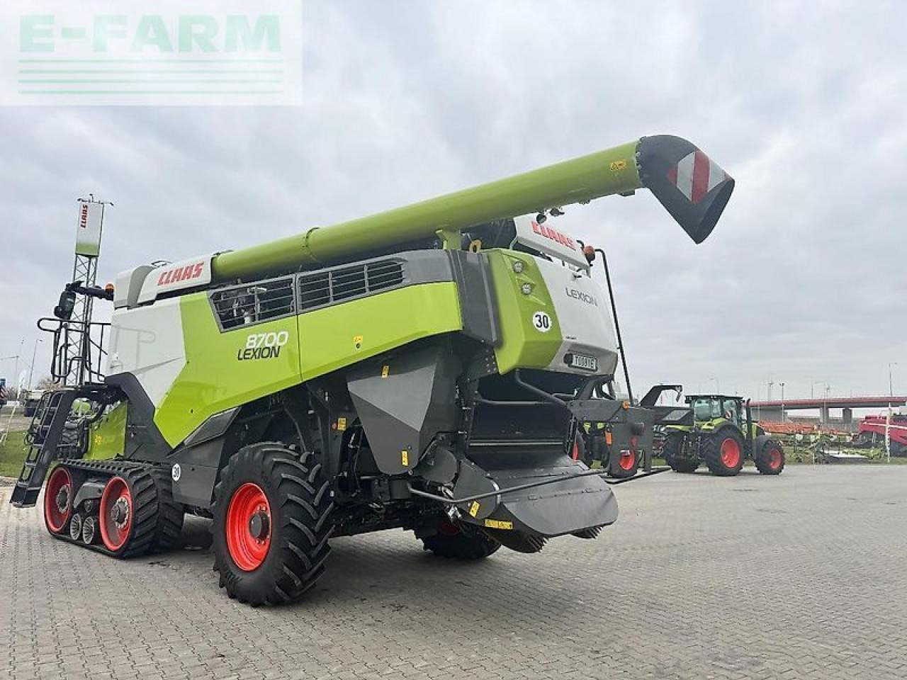 Moissonneuse-batteuse CLAAS lexion 8700 tt: photos 12 Moissonneuse-batteuse CLAAS lexion 8700 tt: photos 12