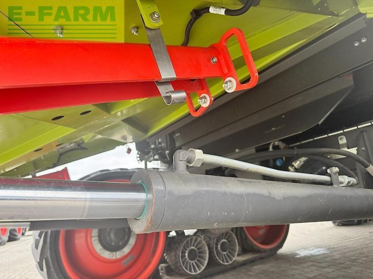 Moissonneuse-batteuse CLAAS lexion 8700 tt: photos 6 Moissonneuse-batteuse CLAAS lexion 8700 tt: photos 6