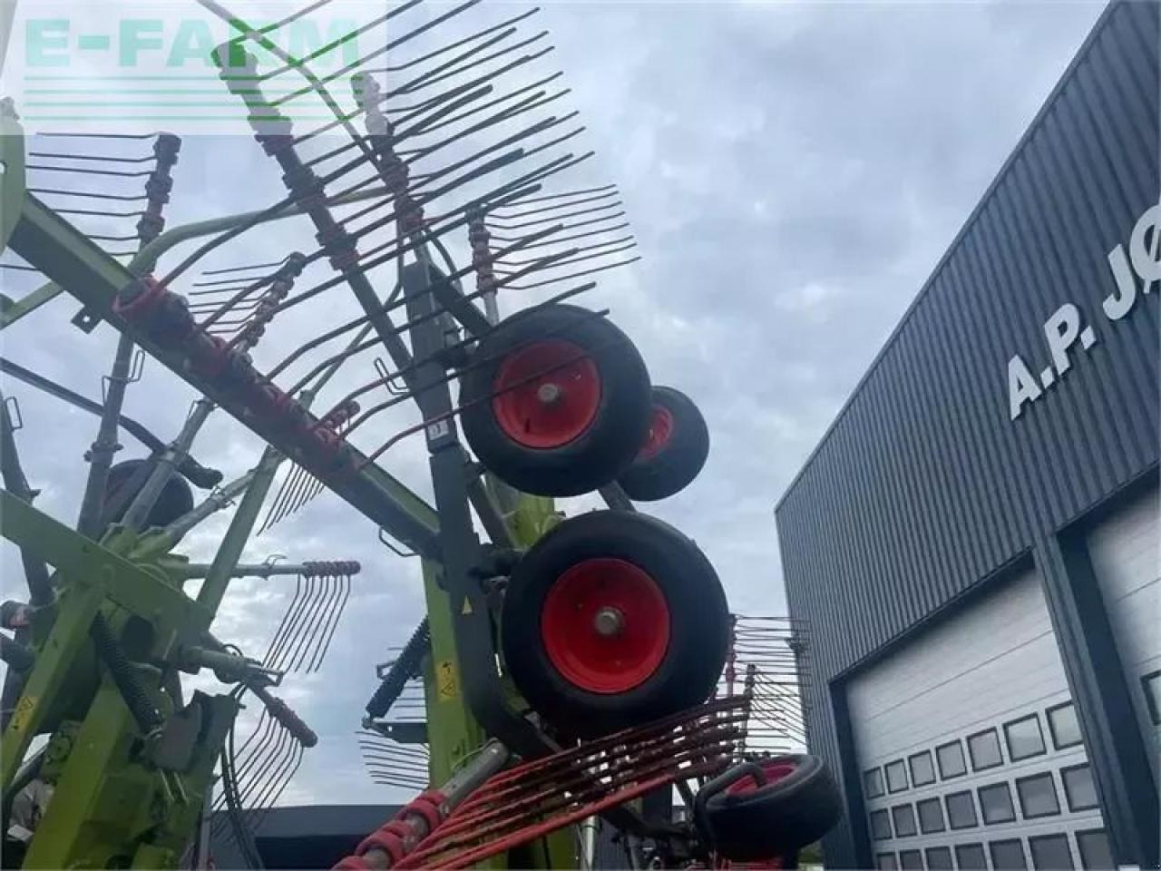 Faneuse CLAAS liner 3600: photos 11