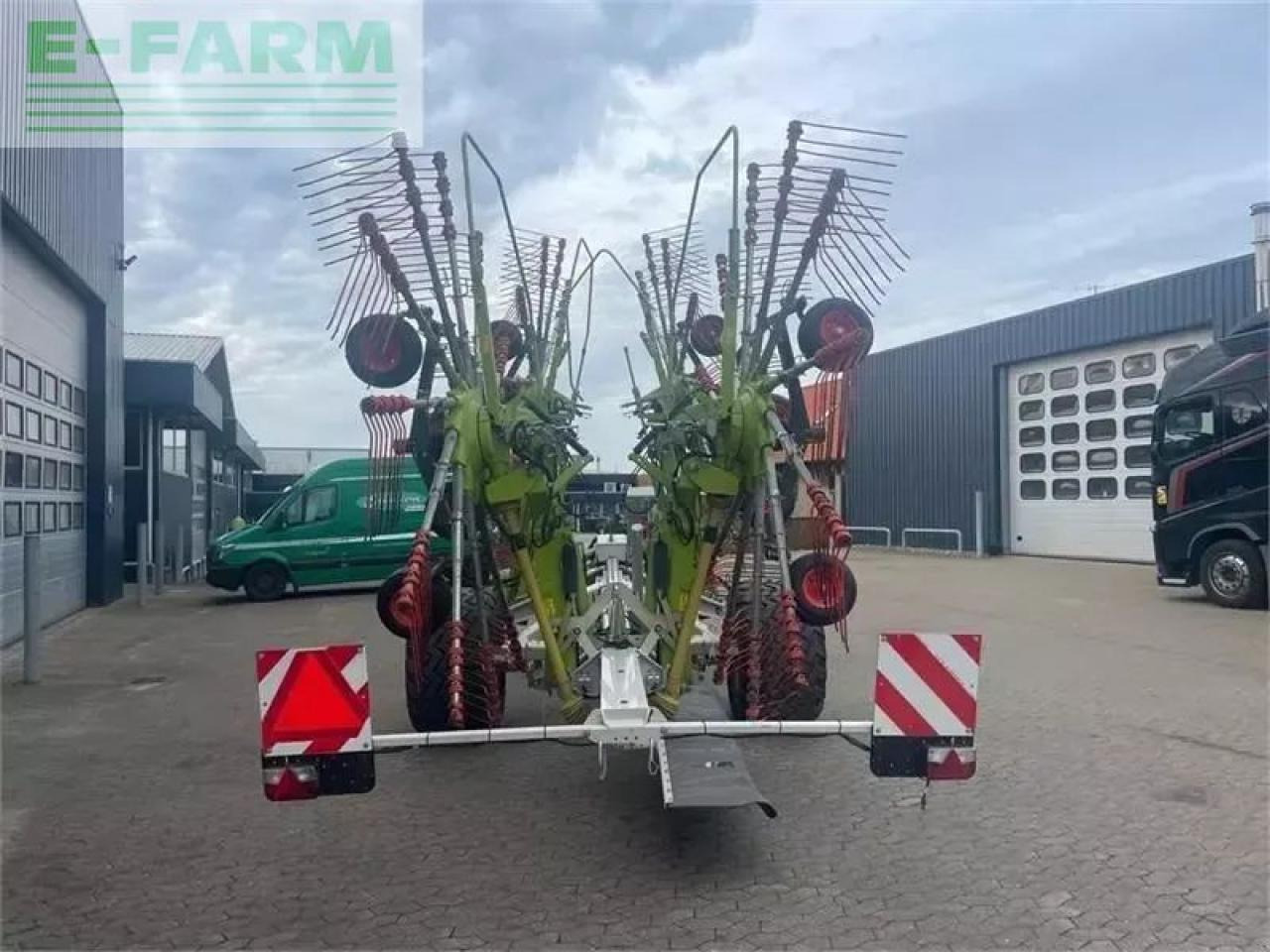 Faneuse CLAAS liner 3600: photos 18