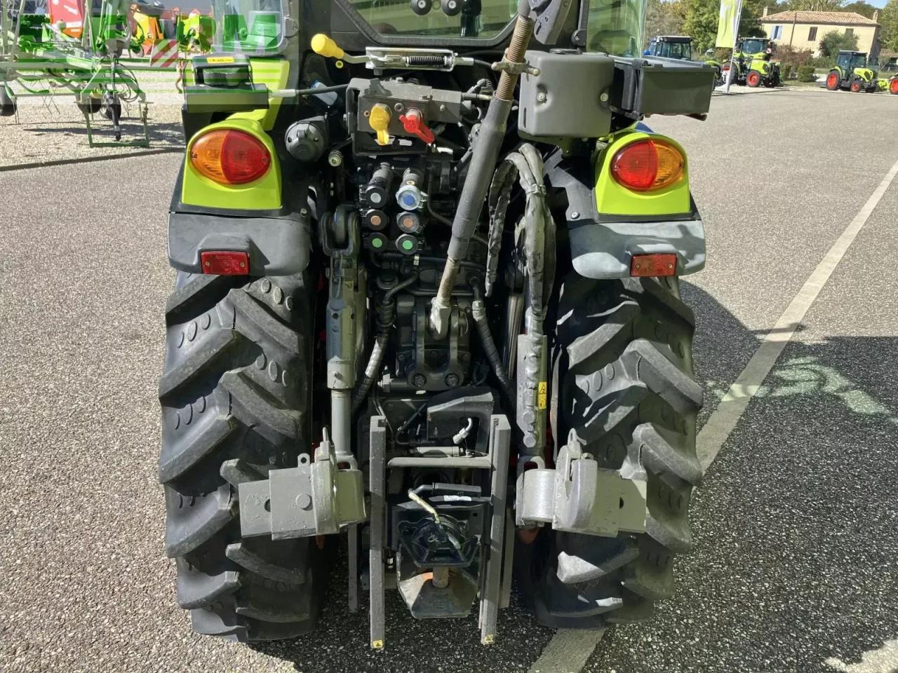 CLAAS nexos 220 s - Tracteur agricole: photos 3 CLAAS nexos 220 s - Tracteur agricole: photos 3