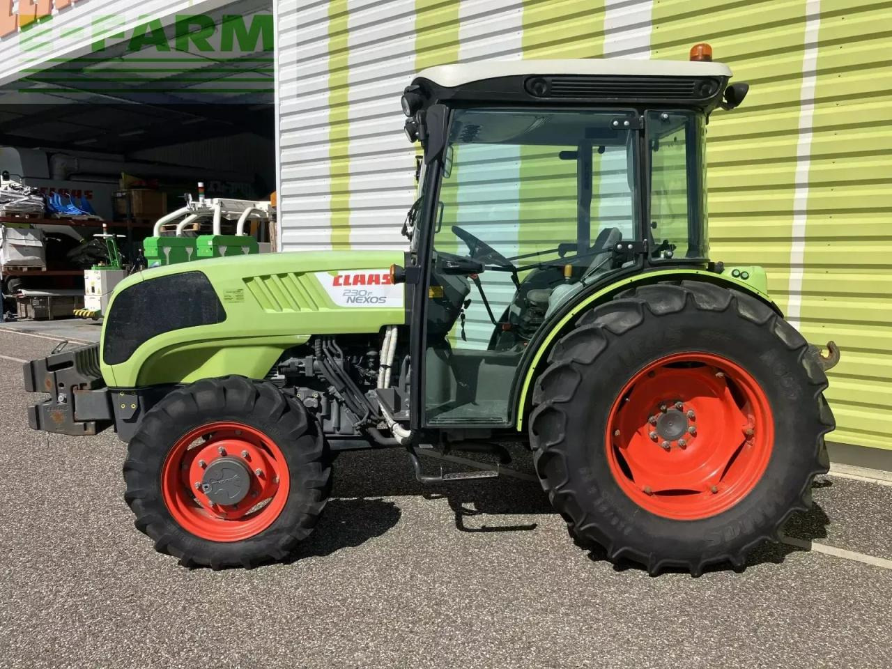 CLAAS nexos 230 f F - Tracteur agricole: photos 2 CLAAS nexos 230 f F - Tracteur agricole: photos 2