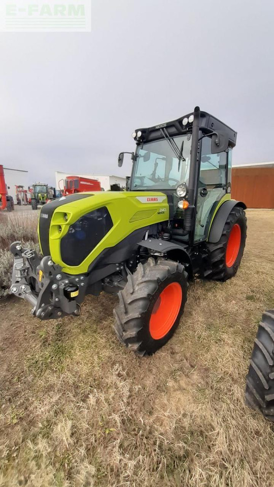 CLAAS nexos 240 l comfort - Tracteur agricole: photos 1 CLAAS nexos 240 l comfort - Tracteur agricole: photos 1