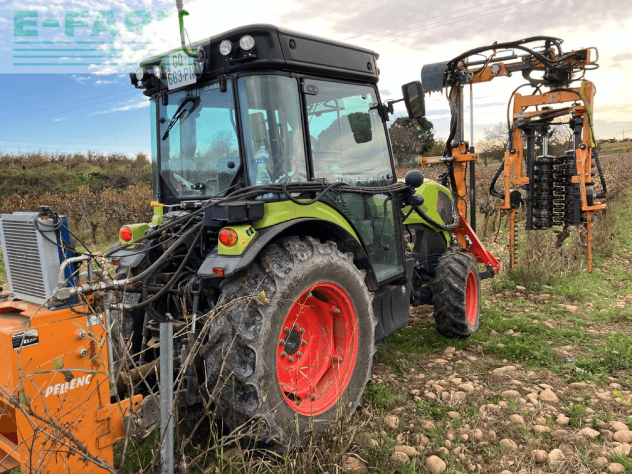 Tracteur agricole CLAAS nexos 240 m: photos 9
