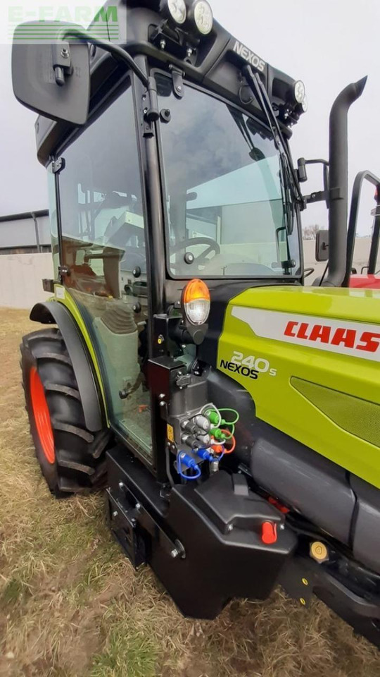 CLAAS nexos 240s - Tracteur agricole: photos 2 CLAAS nexos 240s - Tracteur agricole: photos 2