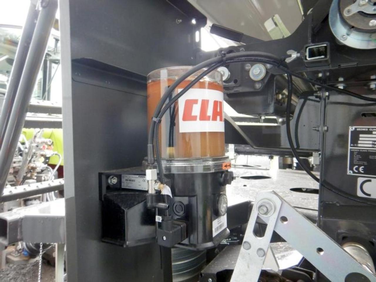 CLAAS rollant 454 uniwrap - Presse à balles cubiques: photos 5 CLAAS rollant 454 uniwrap - Presse à balles cubiques: photos 5