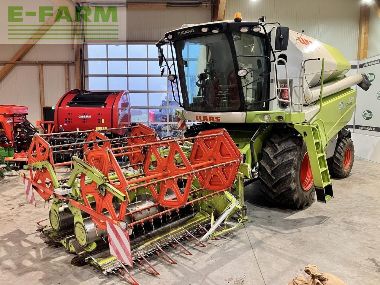 CLAAS tucano 320 - Moissonneuse-batteuse: photos 1 CLAAS tucano 320 - Moissonneuse-batteuse: photos 1