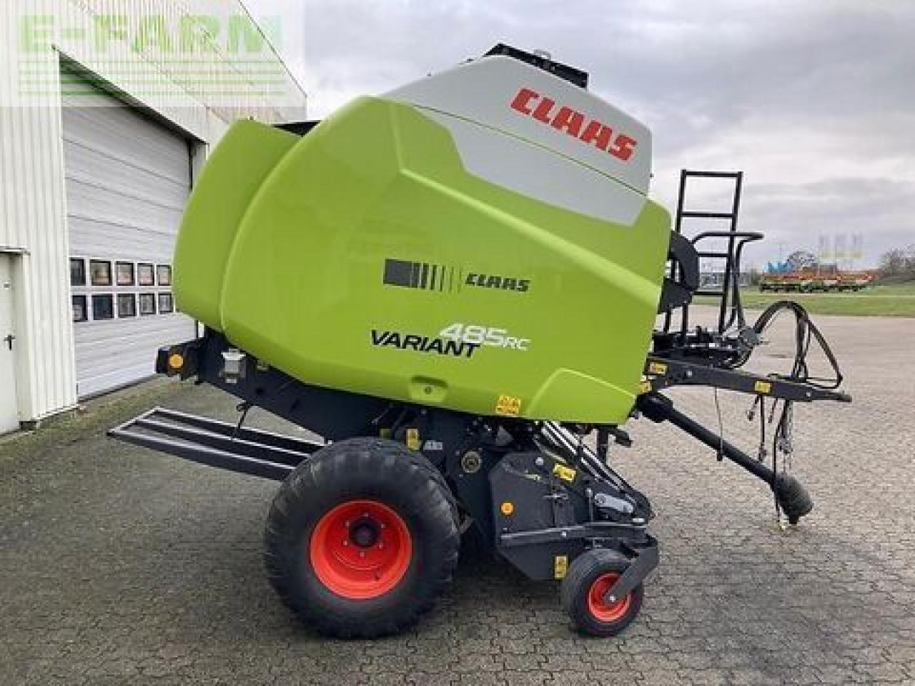 Presse à balles cubiques CLAAS variant 485 rc: photos 6