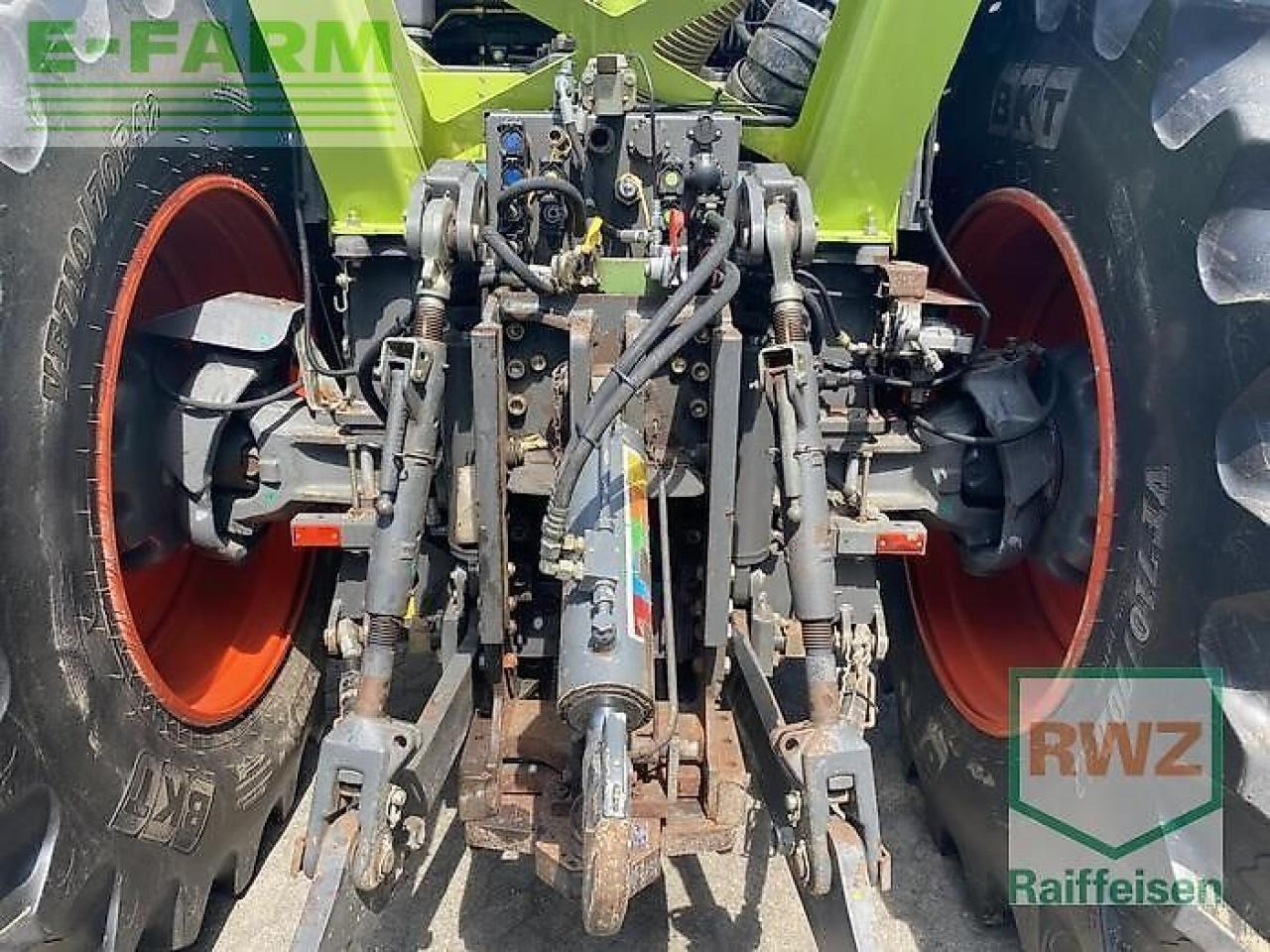 CLAAS xerion 3300 trac vc TRAC VC - Tracteur agricole: photos 4 CLAAS xerion 3300 trac vc TRAC VC - Tracteur agricole: photos 4
