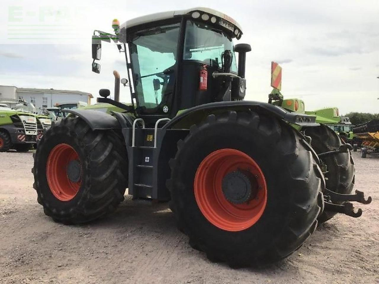 CLAAS xerion 3800 trac vc TRAC VC - Tracteur agricole: photos 4 CLAAS xerion 3800 trac vc TRAC VC - Tracteur agricole: photos 4