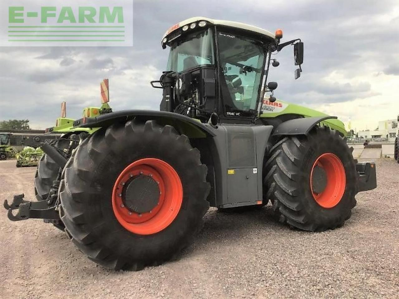 CLAAS xerion 4000 trac vc TRAC VC - Tracteur agricole: photos 4 CLAAS xerion 4000 trac vc TRAC VC - Tracteur agricole: photos 4