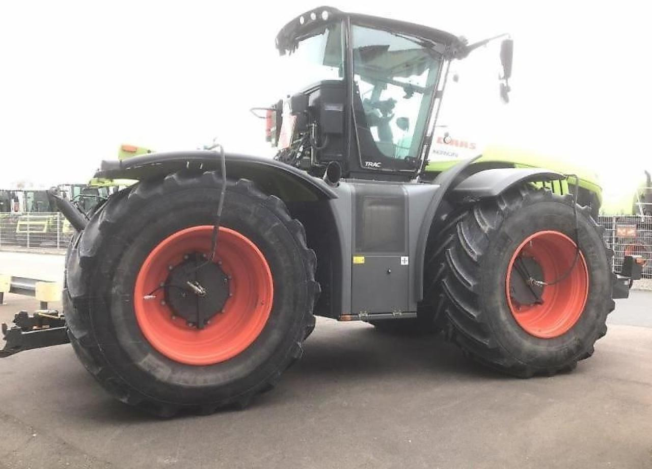 CLAAS xerion 5000 trac TRAC - Tracteur agricole: photos 4 CLAAS xerion 5000 trac TRAC - Tracteur agricole: photos 4