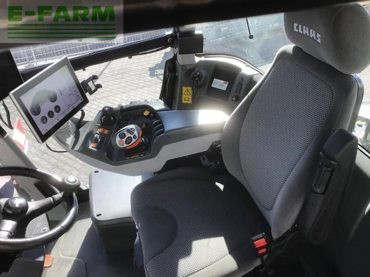 Tracteur agricole CLAAS xerion 5000 vc: photos 7