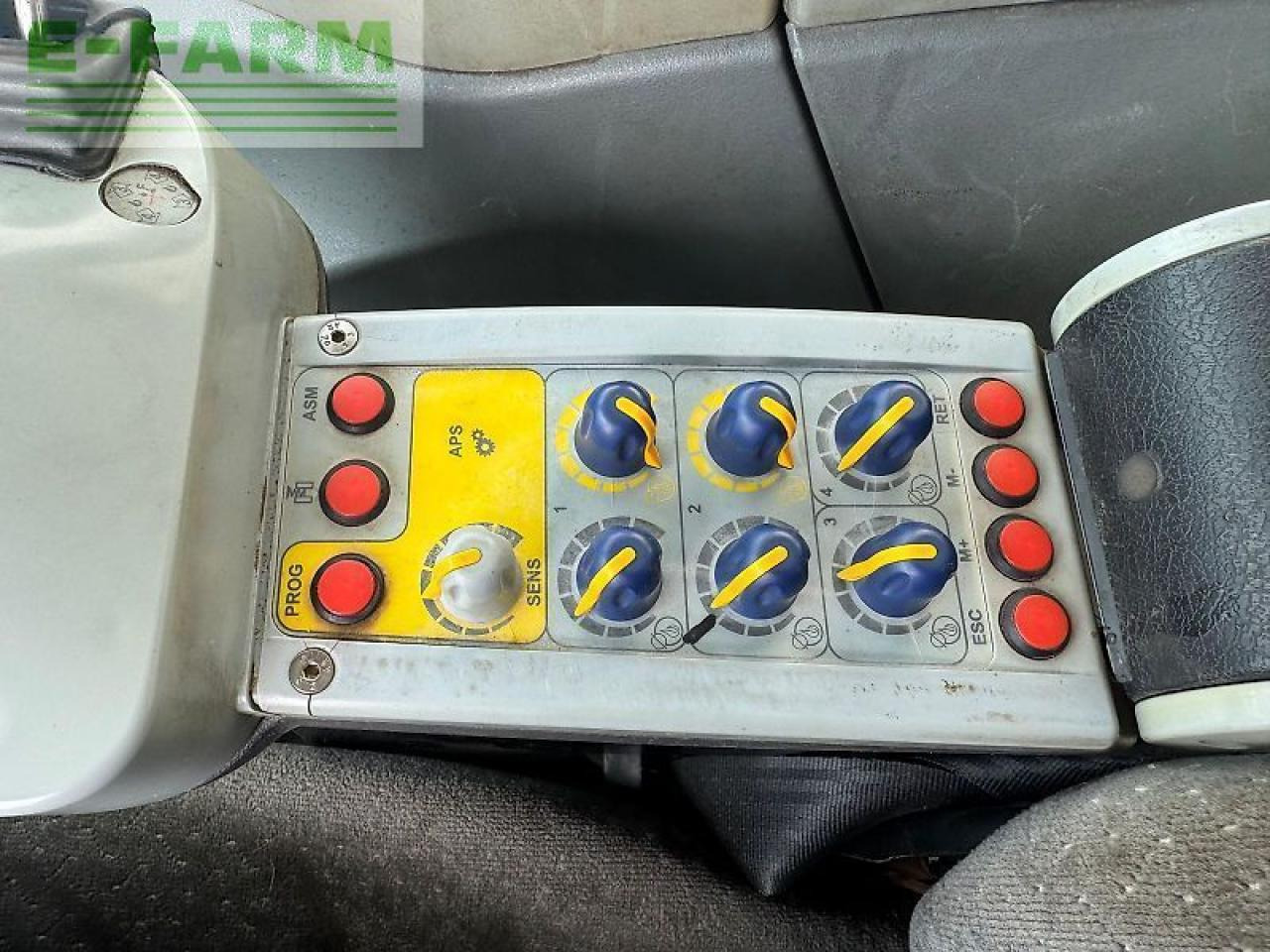 Tracteur agricole Deutz-Fahr agrotron k 100: photos 7 Tracteur agricole Deutz-Fahr agrotron k 100: photos 7