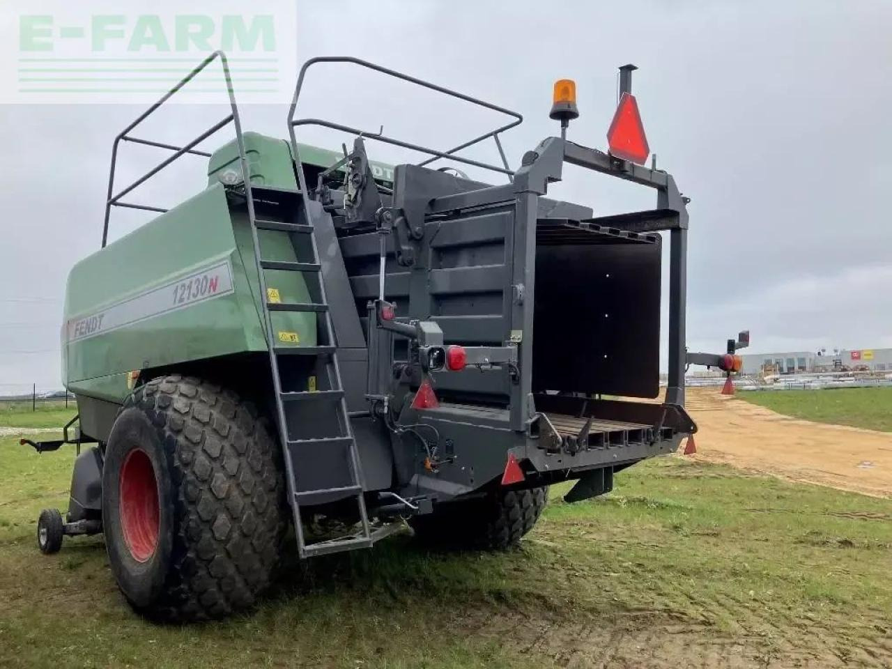 Fendt 12130 n - Presse à balles cubiques: photos 4 Fendt 12130 n - Presse à balles cubiques: photos 4