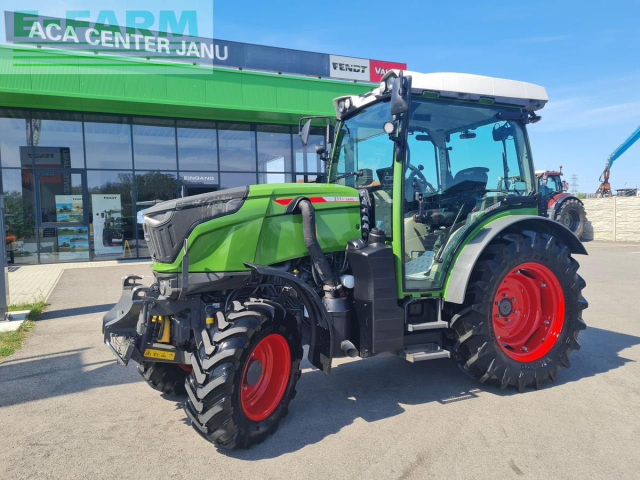 Fendt 211 vario f F - Tracteur agricole: photos 1 Fendt 211 vario f F - Tracteur agricole: photos 1