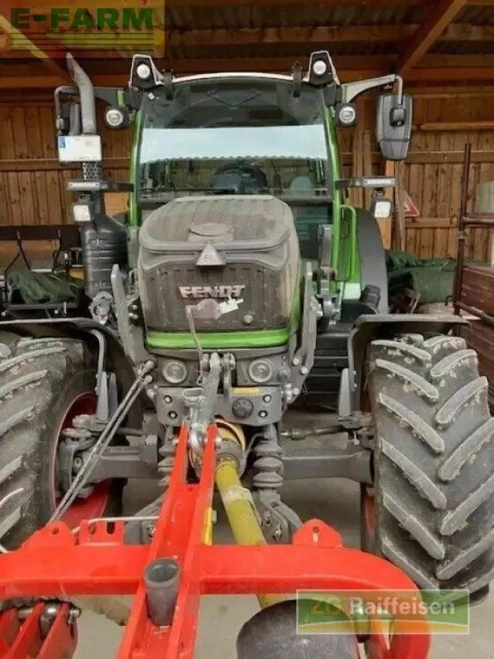 Fendt 211 vario power setting 2 - Tracteur agricole: photos 3 Fendt 211 vario power setting 2 - Tracteur agricole: photos 3