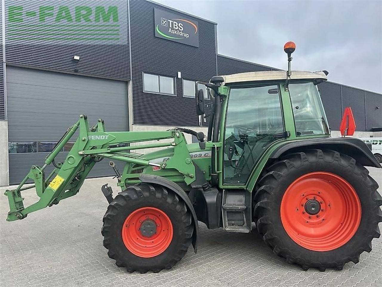 Fendt 309 c med fendt læsser - Tracteur agricole: photos 1 Fendt 309 c med fendt læsser - Tracteur agricole: photos 1