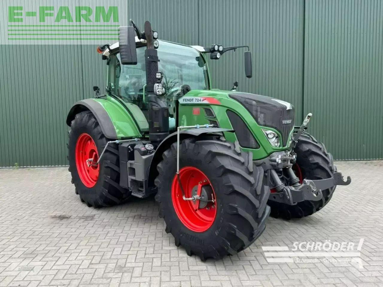 Fendt 724 vario s4 profi plus - Tracteur agricole: photos 1 Fendt 724 vario s4 profi plus - Tracteur agricole: photos 1